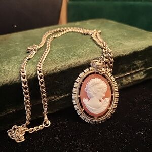 237. Vintage Avon 1970s Brushed Goldtone Reversible Cameo Necklace , 24"